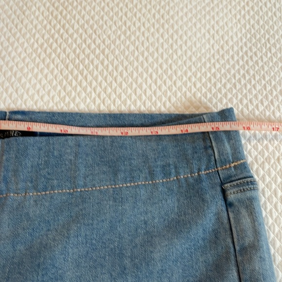 NYDJ sculpt-her jegggings. Ankle length. Light color. Size M. - Picture 7 of 9